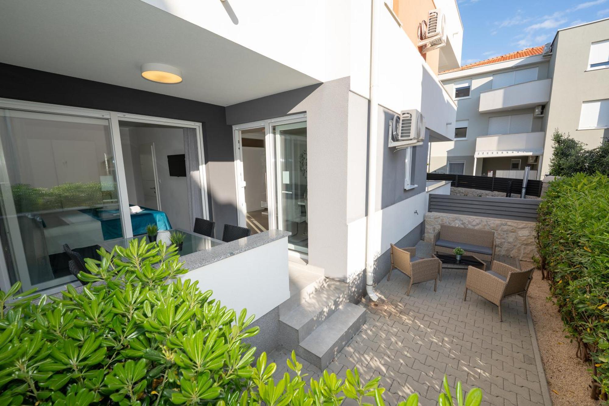 Relax Apartments Novalja Exterior foto